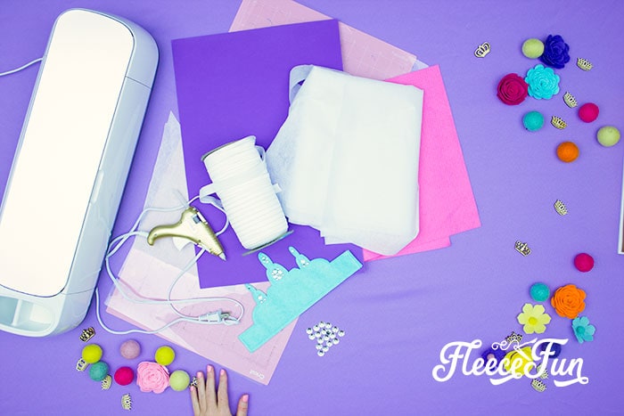 Follow fleecefun’s tutorial to create a beautiful felt tiara with embellishments.