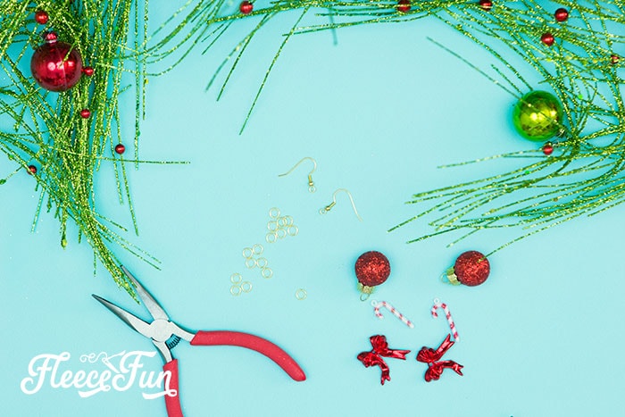 Step-by-step guide to creating Christmas earrings with fleecefun free template and tutorial