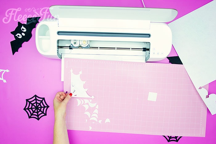 Free SVG cutting guide for Halloween decor from Fleecefun