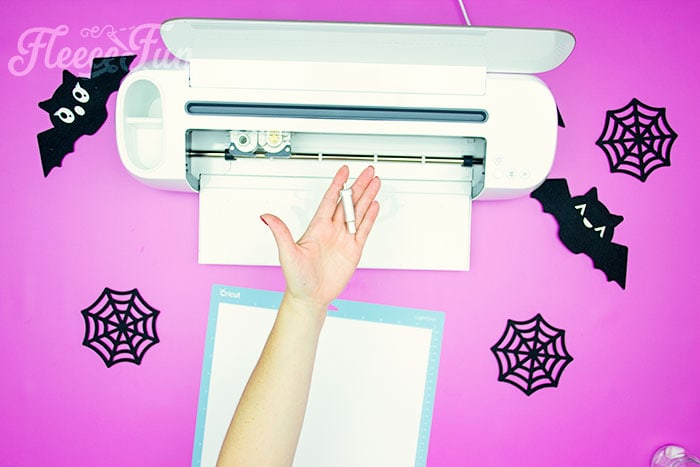 Free SVG cutting guide for Halloween decor from Fleecefun