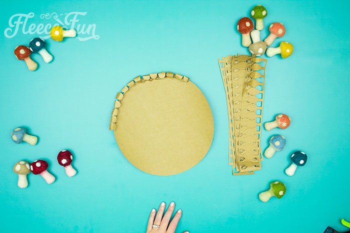 Free pattern from FleeceFun for making the giant sunflower center.