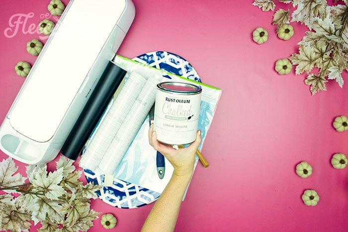 Preparing the platter for Thanksgiving home decoration using fleecefun free template and tutorial