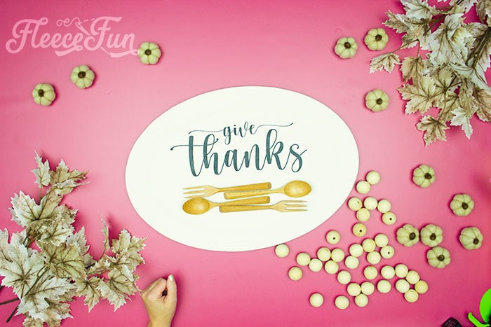 Easy assembly of Thanksgiving home decor using fleecefun free template and tutorial