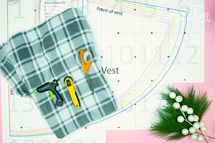 Easy fleece vest pattern for women, complete with a free template on fleecefun.