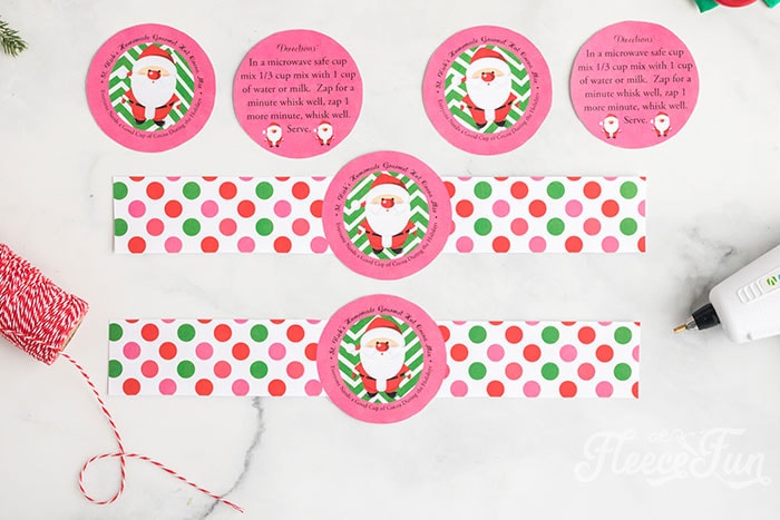 Fleecefun tutorial: cut out your hot chocolate tag for a festive jar gift
