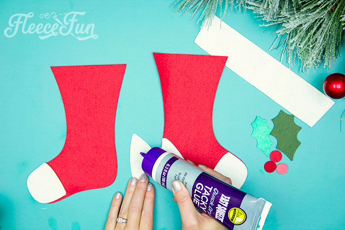 Assembling no-sew felt stocking body with fleecefun’s free pattern