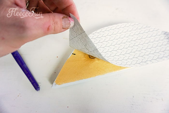 Bring your Valentine craft to life by assembling the pallet heart with fleecefun's help.