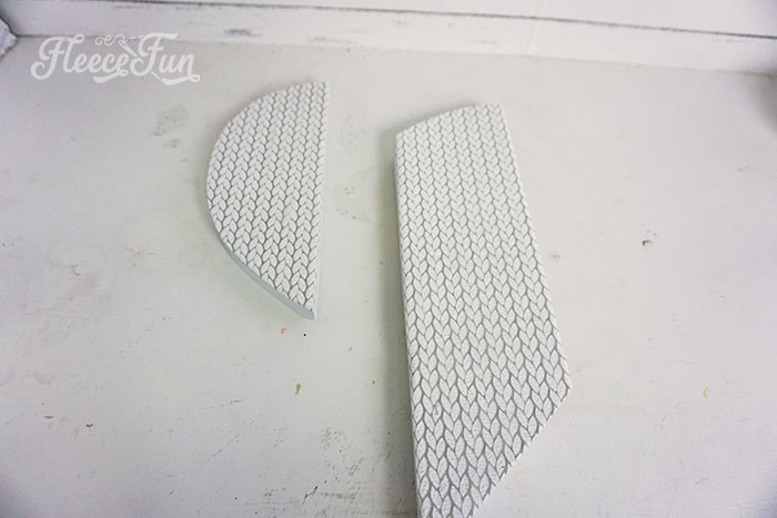 Fleecefun makes crafting a pallet heart easy with their DIY Valentine craft tutorial.