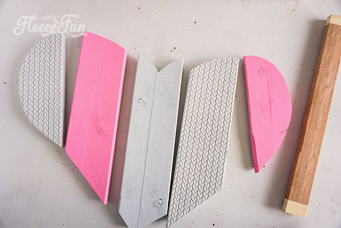 Design a pallet heart centerpiece for your Valentine’s craft with fleecefun's guidance.