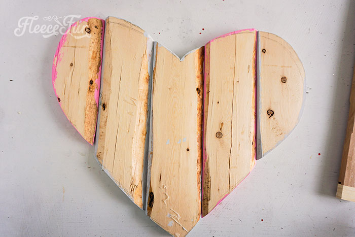 Craft a beautiful pallet heart step by step using fleecefun's free tutorial.