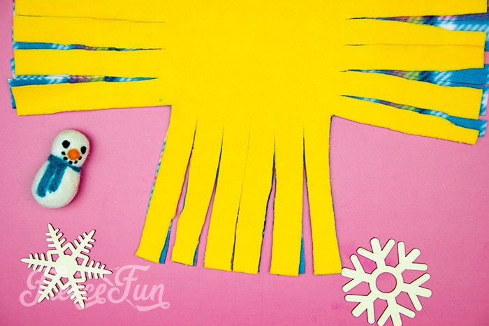 Learn how to make a No Sew Fleece Tie Blanket 3 different ways. Never before seen techniques and FREE templates to make it fast and easy.