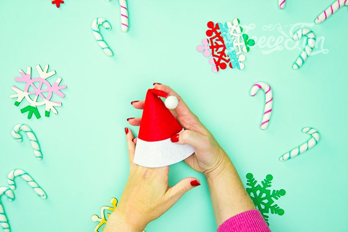 Personalizing the festive headband with fleecefun's free template and instructions