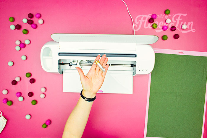 Roatary blade for cricut Maker. This modern Christmas Wreath DIY (made from felt) is a whimsical addition to your holiday décor. With a few items you can make this festive wreath. Because of the way it's constructed no two are alike. Make it as full or as thin as your taste's desire. Because it's made from felt, this wreath can be made in an array of colors to suit your style.