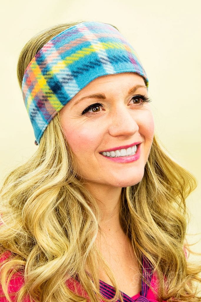 Step-by-step fleece headband ear warmer tutorial with free pattern.