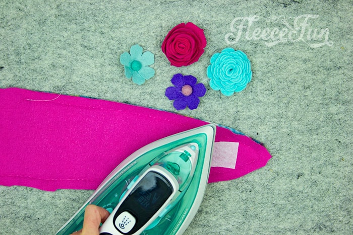 Reversible/ double layer: Sewing the fleece headband ear warmer following fleecefun's free tutorial.