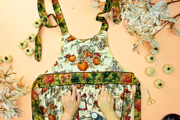 topstitch in place. This Free apron pattern and tutorial includes a pdf pattern and video! Make a vintage style apron that is chic.