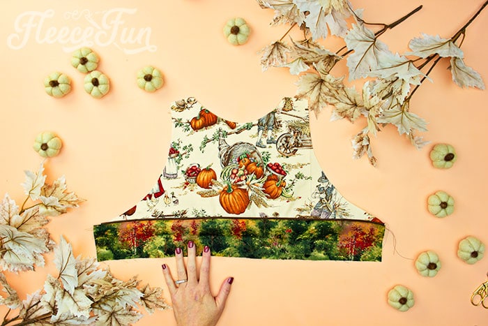 Bodice front sewn together. This Free apron pattern and tutorial includes a pdf pattern and video! Make a vintage style apron that is chic.