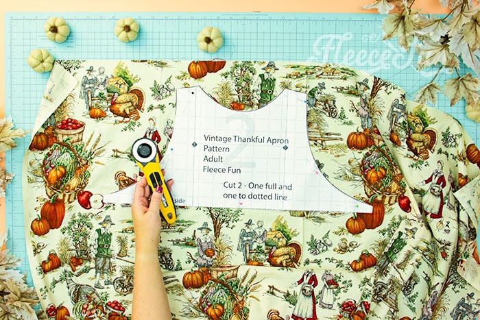 FleeceFun free Thanksgiving apron pattern and step-by-step tutorial