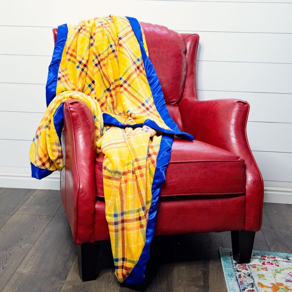 Fleecefun free template for creating a fleece blanket with satin binding