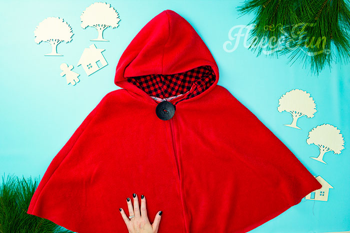 Will keep the chill from nipping, but not the wolves. This cape has a video tutorial with a FREE sewing pattern. It's only six steps - looks DIY easy! Love this fleece sewing Project - Red Riding Hood Cape Pattern. It's a great costume pattern that has a classic look. It can work for different costumes. Perfect for Halloween. I love how the sewing tutorial is geared for beginners. It's a great beginner sewing project.