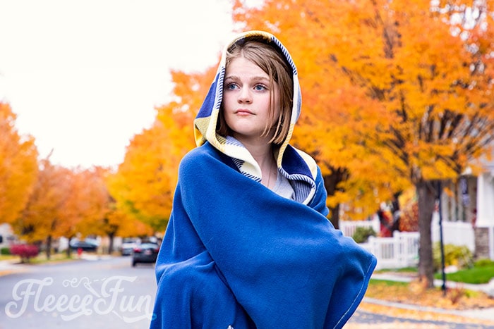 How to Make a Hooded Blanket (Free Pattern Adult & Child)