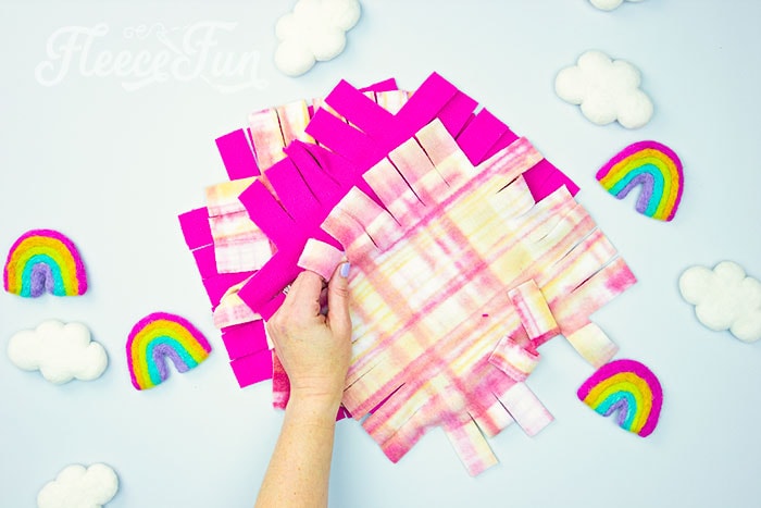 Assembling and tying the fleece patchwork tie blanket with fleecefun free template and tutorial.