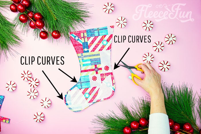 Free Christmas stocking tutorial from fleecefun, sewing the stocking body