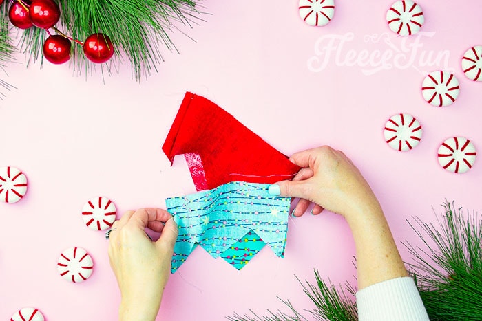 Free Christmas stocking tutorial from fleecefun, sewing the cuff