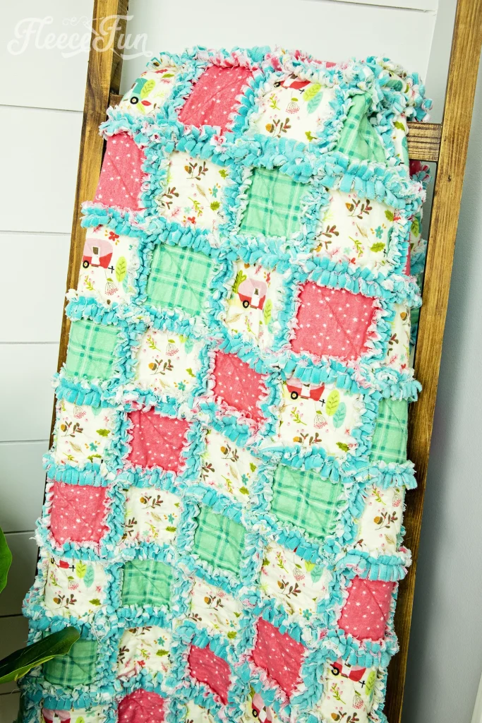 How to Sew a Soft and Cozy Rag Quilt {sewing tutorial}