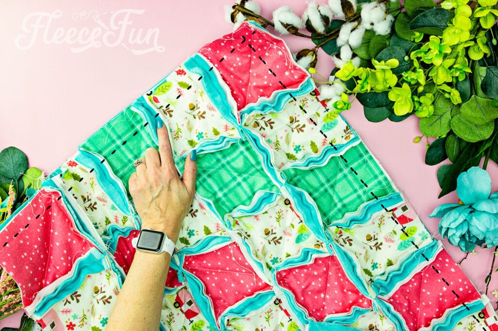 How to finish the edges to a rag quilt.