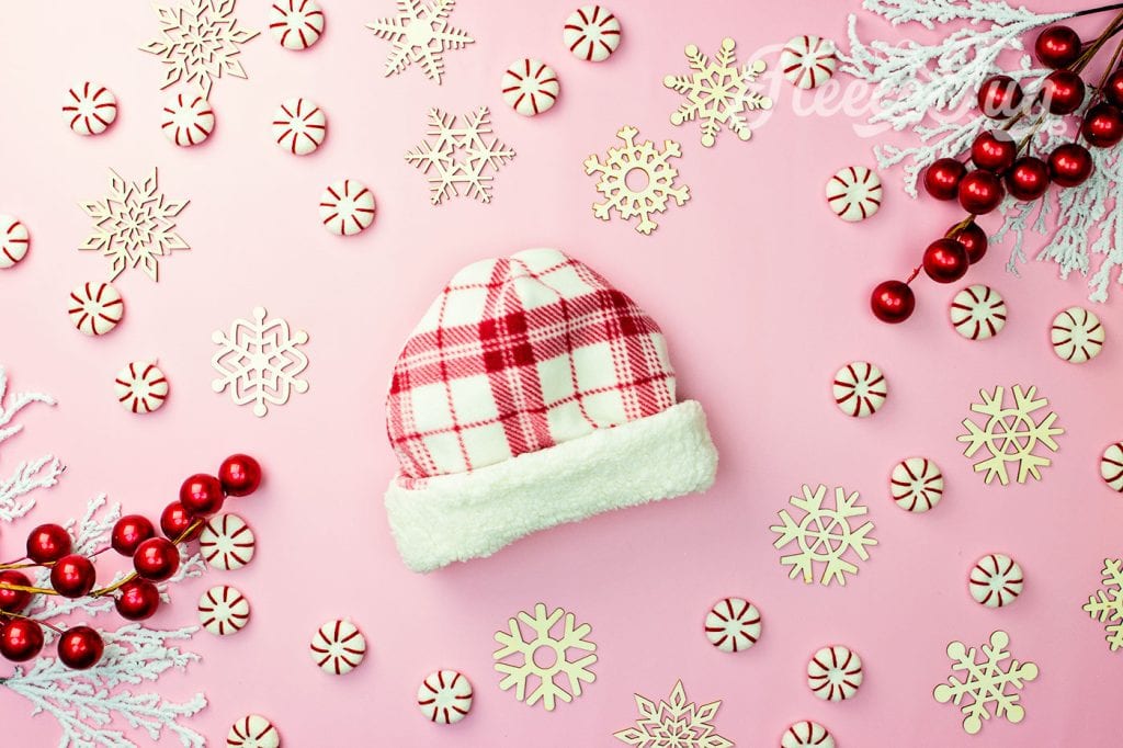 Learn how to make a fleece hat for winter with this free fleece hat pattern and sewing tutorial. This hat is double layered and reversable.