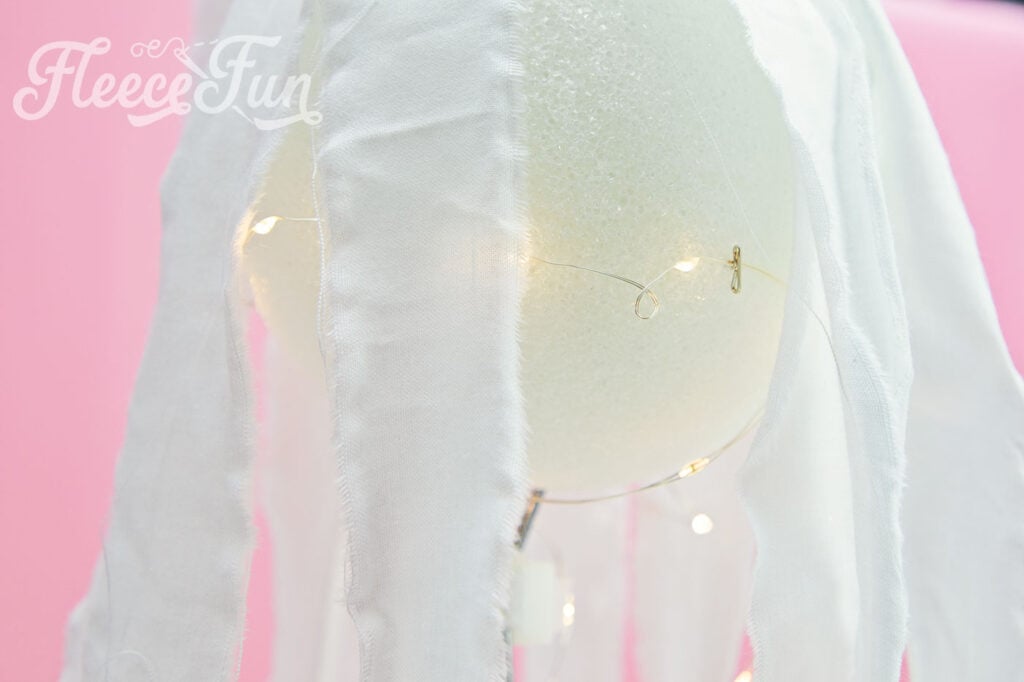 How to cover the Tomato Cage Ghost with fleecefun’s easy-to-follow template and tutorial