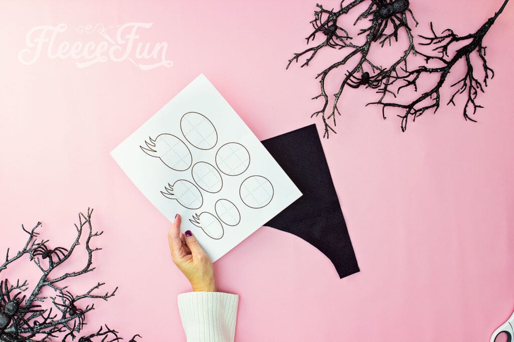 Adding eyes to your Tomato Cage Ghost with fleecefun’s free template and tutorial