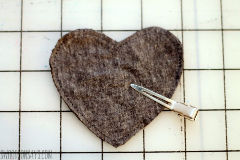 Sewing heart-shaped inserts for hand warmers using fleecefun template